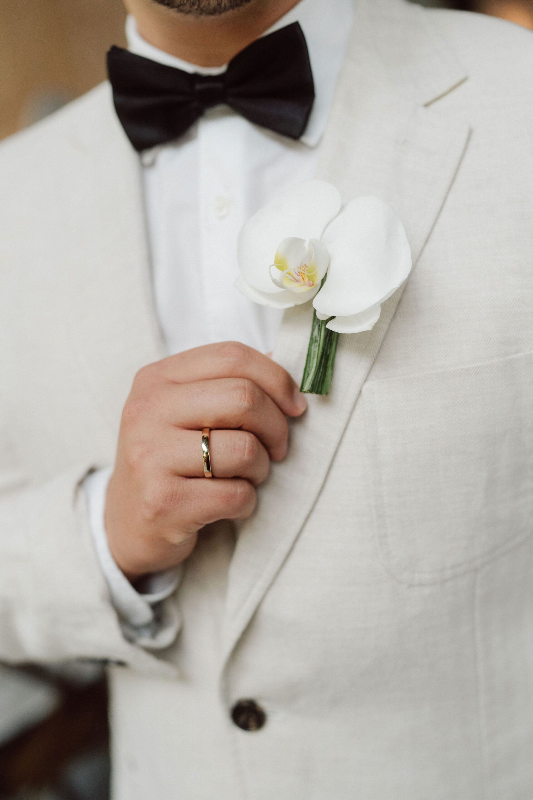 Hochzeitsplanerin erstellt ein kreatives Designkonzept für Hochzeit in Dortmund