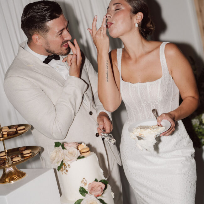 Mehrstöckige Hochzeitstorte bei Feier in NRW